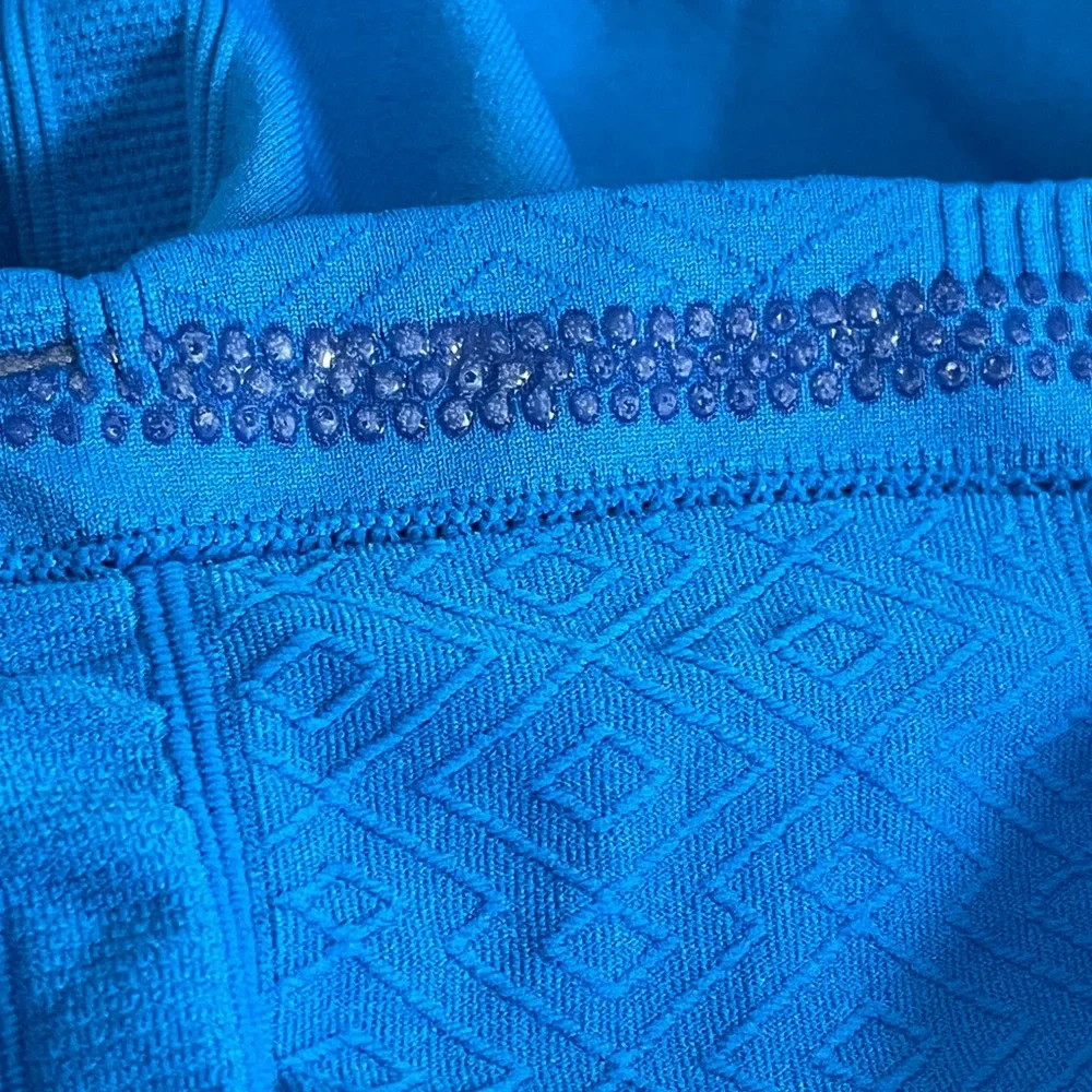 Athleta 1/4 zip tracker top - Picture 6 of 8